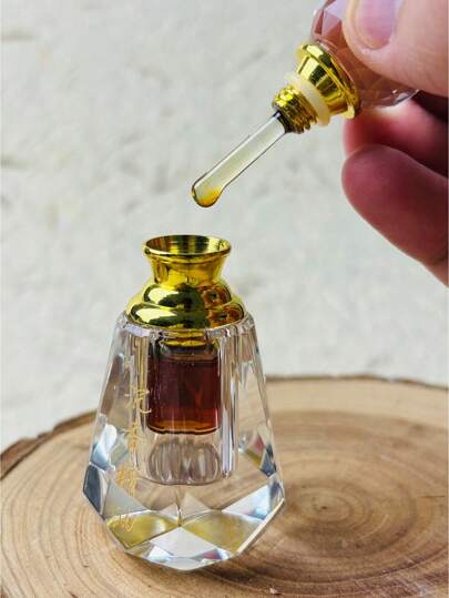 1 جرام من الزيت العطري الطبيعي الخالص من خشب العود الخام، غني بالزيت وذو رائحة طويلة الأمد ونكهة مالحة، يهدئ الروح ويفتحها، ينقي الهواء ويهدئ الأعصاب ويساعد على النوم