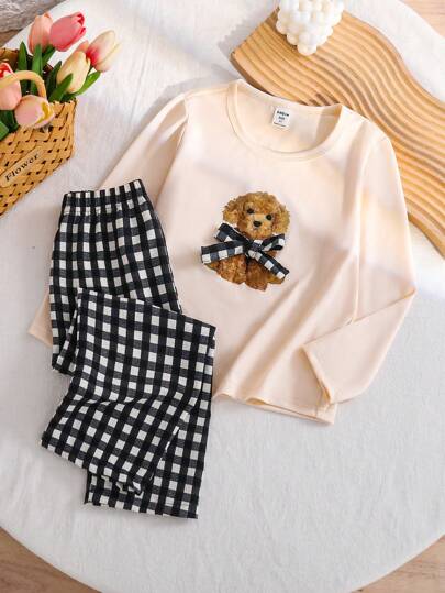 SHEIN Genkimix Kids طقم بيجامات فتاة من قطعتين يتكون من ملابس علوية كارتونية طويلة الأكمام مطبوعة بالفراشات والفيونكة، وبنطلون طويل