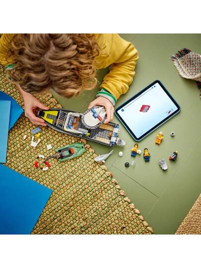 مجموعة ألعاب بناء LEGO 60456 مطاردة القارب في المدينة