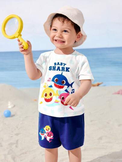 BABY SHARK X طقم تيشرت بأكمام قصيرة وشورت - قطعتان مع طباعة كرتونية لعائلة القرش، لأطفال الصيف