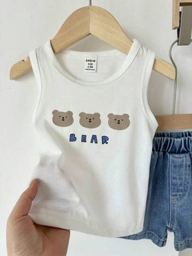 SHEIN Vintaside Kids مجموعة مكونة من قطعتين للأولاد الصغار في الصيف، ملابس علوية أبيض مع طباعة الدب مع شورت جينز ، تصميم بسيط وأنيق، مريح وملائم للخروجات والارتداء اليومي في المنزل، متعدد الاستخدامات في مختلف المناسبات