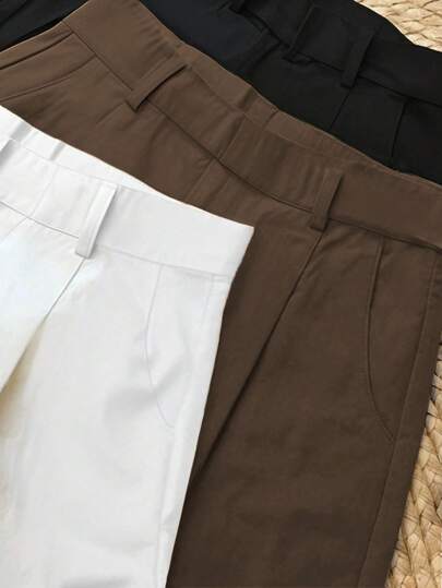 SHEIN سروال قصير كاجوال مربعات أبيض وأسود للمرأة البدينة، مناسب للتنقل والمكتب والأنشطة الترفيهية والخارجية (الحزام غير مشمول)