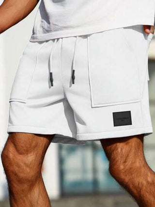Manfinity Homme شورت رجالي بخصر مطاطي مزين بتصميم حروف على الرباط