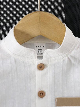 SHEIN Vintaside Kids مجموعة ملابس علوية اطفال ولادي بياقة قائمة وأكمام قصيرة مع أزرار و جيوب، وشورت خصر مطاطي، أسلوب كاجوال، رجعي،فضفاض ومريح للصيف، قطعتان