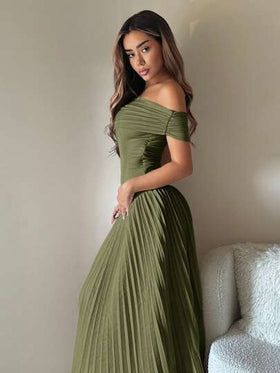 SHEIN ICON فستان عشية العودة قطعة واحدة بتصميم الكتف المكشوف، لون أحادي، مطوي، أنيق