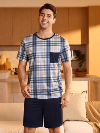 Manfinity Underwear&Sleepwear Basics طقم ملابس منزلية للرجال من ملابس علوية كاروهات بأكمام قصيرة وشورت بلون سادة