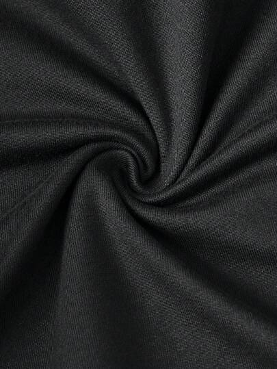 Manfinity Homme طقم قميص كاجوال قصير الأكمام مطبوع عليه رسومات حرفية وشورت ذو خصر رباط للرجال