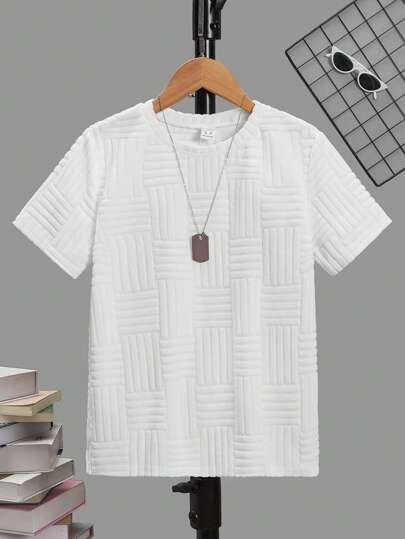 SHEIN تي شيرت قطني قصير الأكمام صيني ملائم للمراهقين الفتية بياقة طاقم وتصميم ألوان سادة