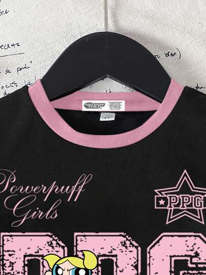 THE POWERPUFF GIRLS X SHEIN تي شيرت كاجوال للبنات قصير الأكمام بتطريز وألسنة متناقض، بطراز رقص رياضي كرتوني وأنيق، طباعة بونو أثر وحرف وزهور وفقاعات وأزهار البنفسج