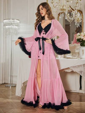 SHEIN طقم ثوب نوم مكون من رداء مزود بأكمام بوف مزين بالزهور ثلاثية الأبعاد + ثوب ليلي شبكي ذو فتحة عالية جانبية تباين مع الدانتيل بطبعة قلب جذاب