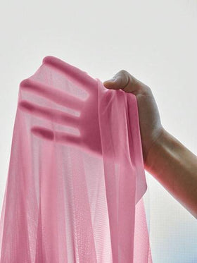 SHEIN طقم ثوب نوم مكون من رداء مزود بأكمام بوف مزين بالزهور ثلاثية الأبعاد + ثوب ليلي شبكي ذو فتحة عالية جانبية تباين مع الدانتيل بطبعة قلب جذاب