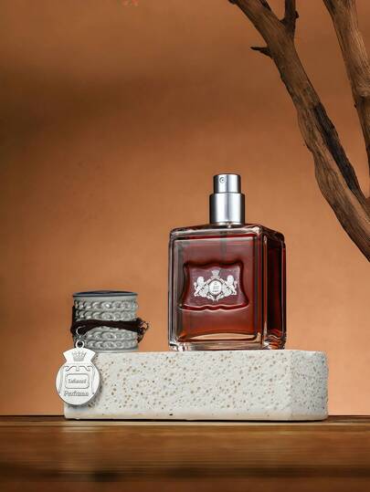 عطر رجالي 50مل ذو رائحة طبيعية وبديكية مع رائحة خشبية دائمة. إنه هدية فاخرة ورفيعة المستوى للرجال. بنكهة شهية ساحرة ومزيل عرق فاخر بشكل غيمة، إنه الهدية المثالية لعيد الأب