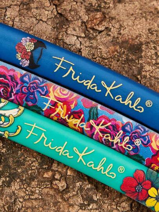Frida Kahlo X SHEIN 3 حبات مجموعة ماكينة تشذيب الحواجب المطبوعة بطبعات زهرية، مع شفرات آمنة لا تخدش البشرة، يمكن استخدامها على الحواجب والوجه والجسم والمناطق الأخرى، مناسبة للنساء والرجال والفنانين، بأنماط أنيقة زهرية وفنية