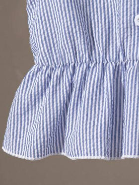 Elladie kids طقم بلوزة وشورت صيفية للبنات الصغار، بلوزة ذات أكمام متدلية بفراشات رقبة مفتوحة مخطط باللون ازرق - إبيض، وشورت قصير أبيض بسيط ، مريح وعملي للارتداء اليومي