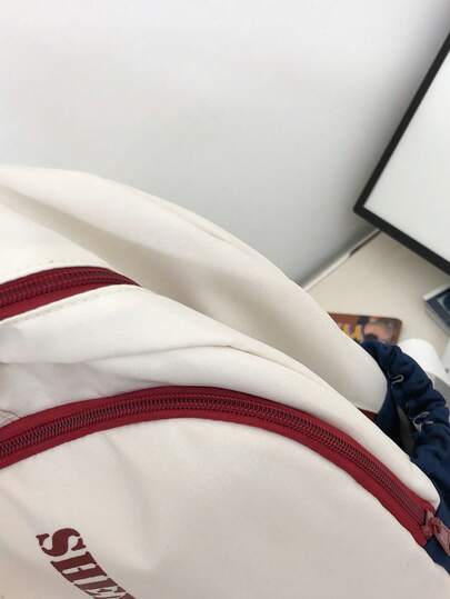 الحقيبة الظهر الكورية الحديثة ذات الطراز البسيط هي حقيبة مناسبة للجنسين، مثالية للرجال والنساء على حد سواء. إنها ضرورية للسفر، مع مجموعة متنوعة من الألوان للاختيار منها. الحقيبة عالية الجودة وكبيرة السعة مثالية للتنقل والسياحة، وتشكل هدية رائعة. (بدون...
