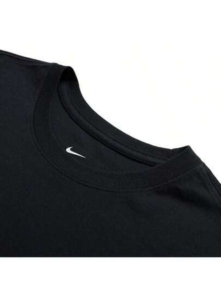 Nike قميص تي شيرت قصير الأكمام JM M NK TEE SCRATCH SU25 ، قماش قطني ناعم ، رجالي عادي ، للخارج ، للتدريب ، للجري ، HV1691