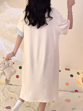 ثوب نوم نسائي قصير الأكمام - رقبة دائرية , ناعم ومريح, تصميم كم غير متماثل باشكال متعددة ، ملابس نوم