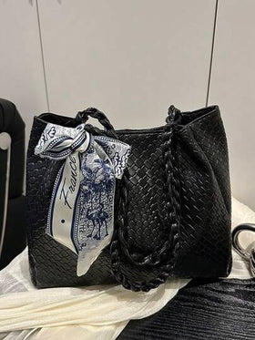 1 حقيبة كاجوال للنساء للتنقل اليومي، سعة كبيرة، نسيج منسوج بألوان سادة بسيطة متعددة الاستخدامات، حقيبة كتف أنيقة مزخرفة بطبعات بارزة، حزام مريح مميز مناسب للطلاب الجامعيين والتسوق والمواعدة والعطلات، تأتي مع شريط زخرفي
