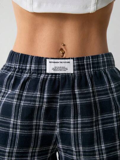 SHEIN PETITE شورتات كاجوال للنساء مع طباعة مربعات والتصاقات، صيفية