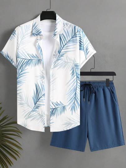Manfinity Swimmode طقم قميص وشورت بطبعة نباتات استوائية بأكمام قصيرة وأزرار أمامية واحدة للرجال، طقم ملابس عطلة للرجال، طقم شورت بطبعة استوائية للرجال، طقم قميص وشورت صيفي للرجال