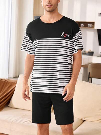 SHEIN طقم بيجامة مطبوع بتصميم قصير الأكمام والشورت بألوان مظللة للرجال