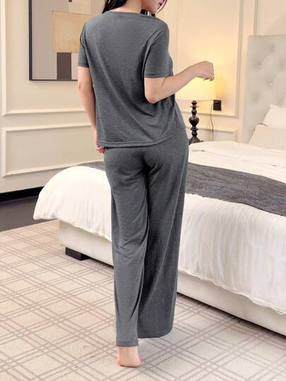 SHEIN بيجاما نساء كاجوال محبوكة ذات لون واحد وأكمام قصيرة مريحة للنوم