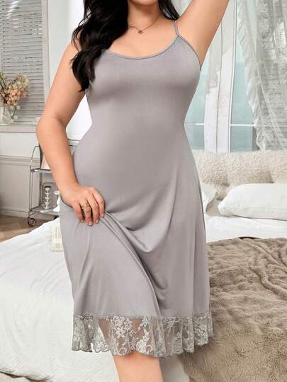 SHEIN ثوب نوم نسائي بحجم كبير مرقع بالدانتيل مفتوح من الظهر