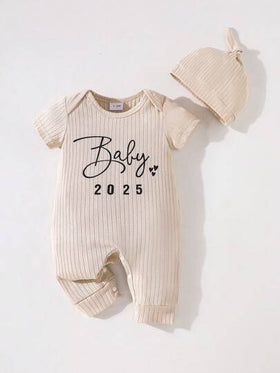 SHEIN Playful Pals مجموعة برمودا واقبعة للأطفال حديثي الولادة الرضع، مريحة، مطبوعة بحروف، أحادية اللون، بأكمام قصيرة، موديل 2025، لمناسبة عيد الحب