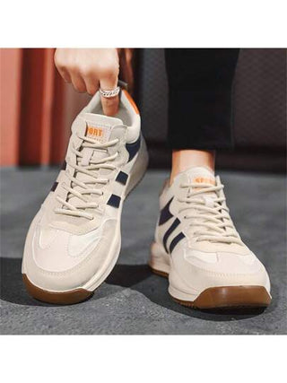 حذاء رياضة رجالي جديد للعام 2025 بتصميم كاجوال رجعي له نعل سميك قابل للتنفس مضاد للانزلاق, يميل إلى الضيق، ننصح بطلب مقاس أكبر لقدم عريضة