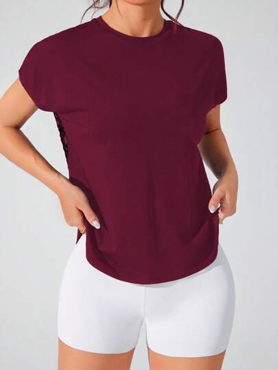 SHEIN Sport Studio تي شيرت رياضي للنساء بأكمام قصيرة وياقة مستديرة، بتصميم شبكي هندسي ملوّن