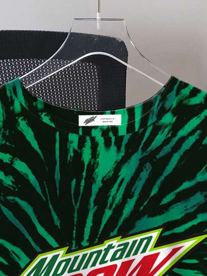 Mountain Dew X SHEIN تي شيرت رجالي بتصميم فضفاض مع نقشات صباغة باللون وطباعة حرف، أكمام قصيرة، منسوج بخامة مريحة للاستخدام الكاجوال في الصيف