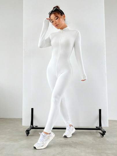 EZwear جمبسوت رياضية أبيض قطعة واحدة مع سحاب أمامي وفتحات لأصابع اليد