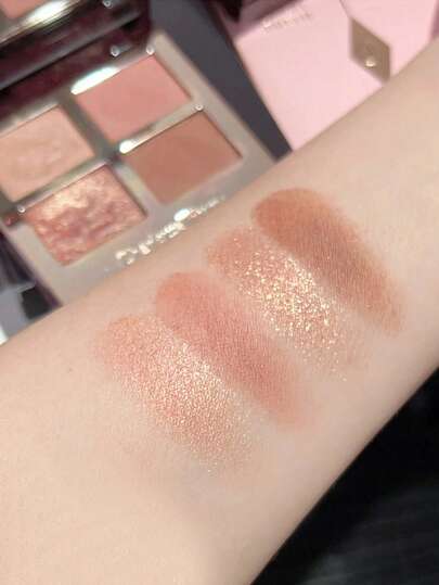 Charlotte Tilbury شارلوت تيلبري لوكس ظلال العيون باليت بيلو توك - 0.18 أونصة/5.2 جرام (شحنة عشوائية من الإصدارات الجديدة والقديمة)