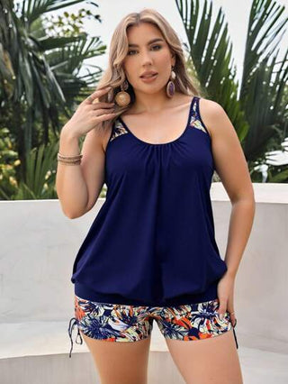SHEIN Swim Curve مجموعة بكيني كاجوال وعطلة للنساء مقاس كبير، سترة من قطع ملونة وطباعة بياقة دائرية، بحمالات قابلة للتعديل وبنطلون بخصر عالٍ مع سير خصر وحاشية مطوية، مناسب للشاطئ