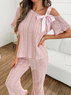 SHEIN مجموعة ملابس منزلية نسائية قصيرة الأكمام بطباعة ملمس الأقواس متناظرة الأكتاف مع ربطة عنق كاجوال