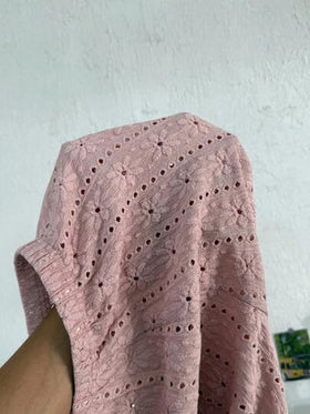 SHEIN مجموعة ملابس منزلية نسائية قصيرة الأكمام بطباعة ملمس الأقواس متناظرة الأكتاف مع ربطة عنق كاجوال