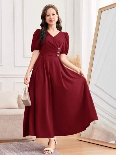 SHEIN فستان طويل أنيق وأنثوي لفتيات المراهقات مناسب للربيع والصيف والأعياد والمناسبات الخاصة كالسنة الجديدة وعيد الحب، مزين بأزرار اللؤلؤ بطراز الفساتين الأميرية، وأناقة العصرية البحرية والكلاسيكية بالألوان الأحمر ، مناسب لمناسبات الزفاف والمواسم الفاخرة