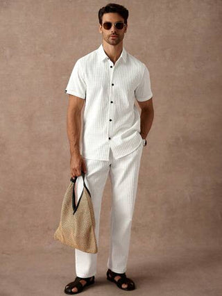 Manfinity CasualCool طقم قميص كاجوال قصير الأكمام أبيض نقي منقوش بنمط الكسرات لرجال، طقم قميص كاجوال قصير الأكمام لون سادة للرجال، مناسب للصيف، عناصر متعددة الاستخدامات للتنقل اليومي والسفر والعطلات، هدايا للأصدقاء والأزواج، طراز بسيط وكاجوال، طقم سروال ا