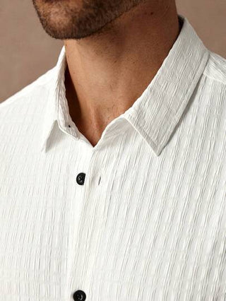 Manfinity CasualCool طقم قميص كاجوال قصير الأكمام أبيض نقي منقوش بنمط الكسرات لرجال، طقم قميص كاجوال قصير الأكمام لون سادة للرجال، مناسب للصيف، عناصر متعددة الاستخدامات للتنقل اليومي والسفر والعطلات، هدايا للأصدقاء والأزواج، طراز بسيط وكاجوال، طقم سروال ا