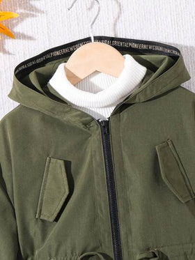 SHEIN معطف بارك متوسط الطول مع جيب وقلنسوة مزين بطباعة حرفية فضفاض، معطف ريح طويل مزدوج الصدر فضفاض، بطراز عسكري كاجوال، مناسب للتنقل والارتداء الخارجي، للربيع/الصيف/الخريف/الشتاء