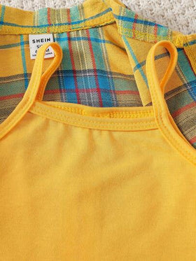 SHEIN Genkimix Kids 3 قطعة/طقم ملابس كاجوال للفتيات، تشمل قميص كم طويل مربع + لباس علوي أكمام قصيرة + بنطلون جينز مرتفع