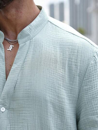 Manfinity Homme قميص عادي بأكمام قصيرة لون سادة أحادي الصدر، مقاسات كبيرة للرجال ، صيفي