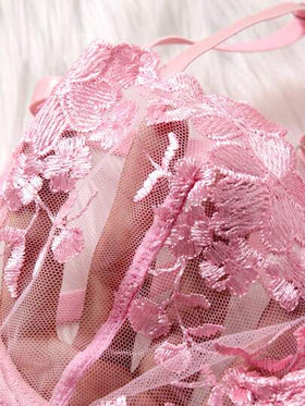 SHEIN مجموعة ملابس داخلية نسائية مكونة من 2 قطعة، سماوي اللون، مطرزة بالدانتيل وبتصميم رباط جذاب