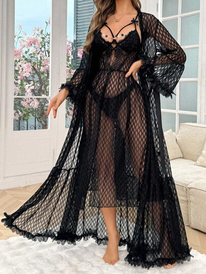 SHEIN طقم قطعتين: روب شبكي مطرز بالزهور + قميص نوم محاط بتطريز الأقمشة والأصداف، ملابس نوم فخمة للنساء