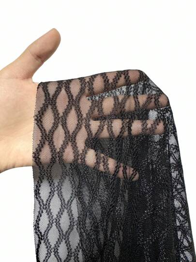 SHEIN طقم قطعتين: روب شبكي مطرز بالزهور + قميص نوم محاط بتطريز الأقمشة والأصداف، ملابس نوم فخمة للنساء