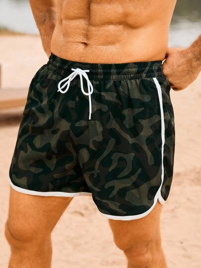 Manfinity Swimmode شورت كاجوال صيفي للرجال مطبوع بنقشة الكاموفلاج