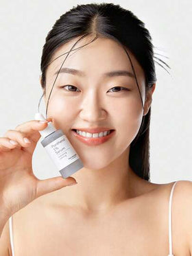 The Face Shop سيروم نياسيناميد بنسبة 10%، نياسيناميد نقي، مركب مُنير، ذو قوام جل مرطب، يمتص بسرعة، يُوحد لون البشرة، يقلل من المسام، إصلاح ليلي، قاعدة مكياج، مناسب للبشرة الدهنية والحساسة، 30 مل / 1.01 أونصة سائلة