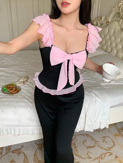 SHEIN طقم بيجاما نسائي أنيق وذو لون متباين، مزين بعقدة الفيونكة والحواف المجعدة