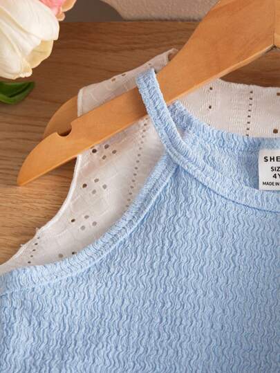 SHEIN Elladie kids 3 قطع / مجموعة للفتاة الصغيرة - ملابس علوية قصيرة بلا أكمام لفصل الصيف ، شورت أبيض مستقيم ، كارديجان رفيع مزخرف بالجاكار مع حزام ، طقم ملابس بسيط مريح وعادي