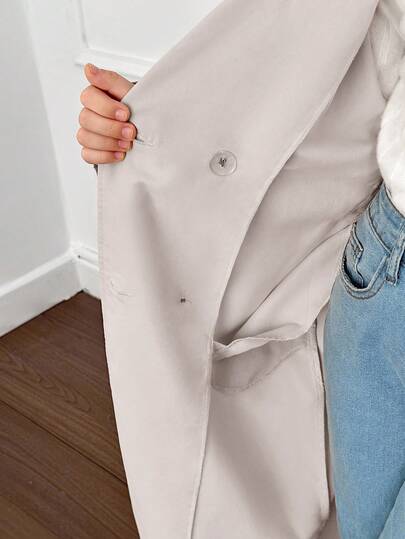 SHEIN معطف طويل مزدوج الصدر بقصة واسعة للبنت المراهقة، بياقة برّاقة، بطراز عسكري كاجوال، مناسب للذهاب إلى العمل والخروجات